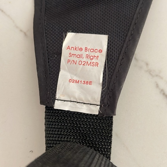 Aircast Brace size small right - Picture 3 of 3